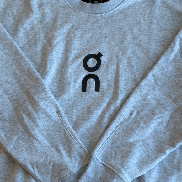 On Clouds Club Crew - Picture 6 of 8